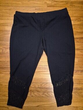 Torrid Leggings With Lace Trim At The Ankles Size 5